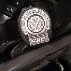 DUST! Batman Nolan Trilogy Limited Edition SWAT Badge Replica - Zavvi Exclusive -Television Action Figures Shop 13151530 8374957364685531