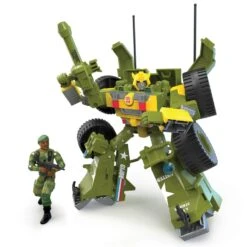Hasbro Transformers Collaborative: G.I. Joe Mash-Up, Bumblebee A.W.E. Striker & Lonzo “Stalker” Wilkinson Action Figure